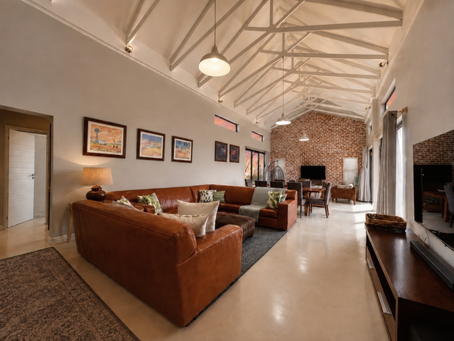 5 Bedroom Property for Sale in Copperleaf Estate Gauteng