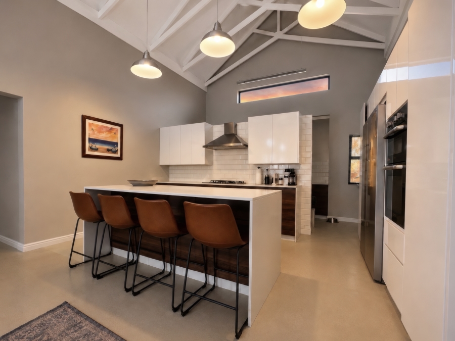 5 Bedroom Property for Sale in Copperleaf Estate Gauteng