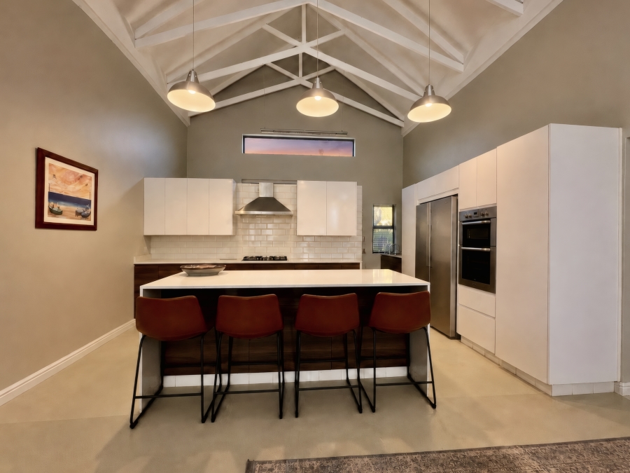 5 Bedroom Property for Sale in Copperleaf Estate Gauteng