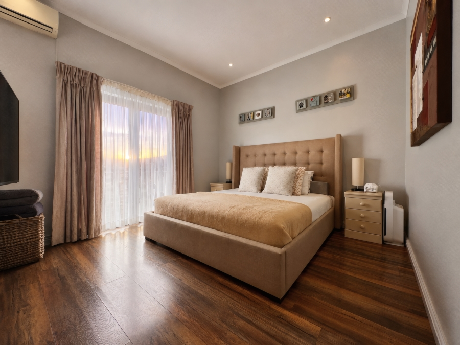 5 Bedroom Property for Sale in Copperleaf Estate Gauteng