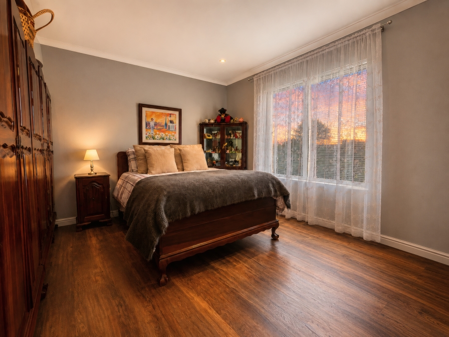 5 Bedroom Property for Sale in Copperleaf Estate Gauteng