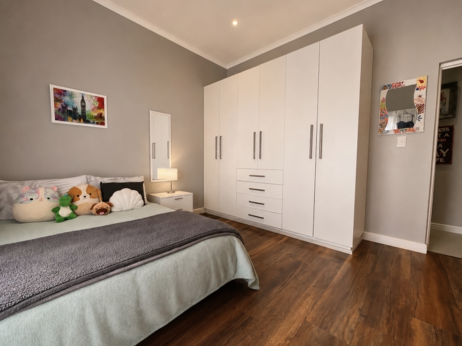 5 Bedroom Property for Sale in Copperleaf Estate Gauteng