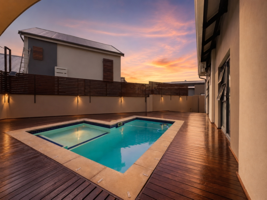 5 Bedroom Property for Sale in Copperleaf Estate Gauteng