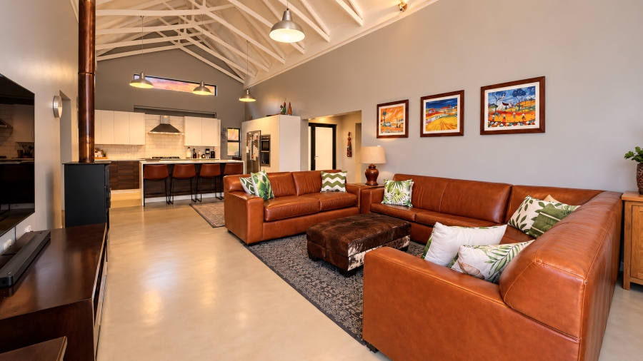 5 Bedroom Property for Sale in Copperleaf Estate Gauteng