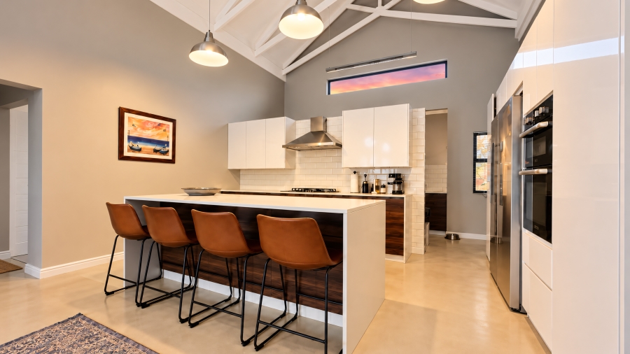 5 Bedroom Property for Sale in Copperleaf Estate Gauteng