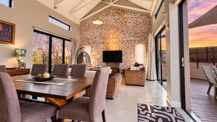 5 Bedroom Property for Sale in Copperleaf Estate Gauteng