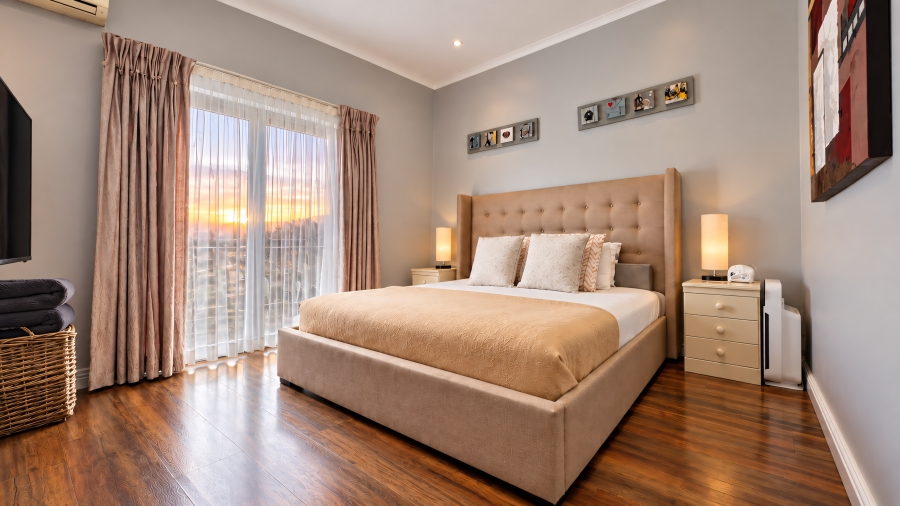 5 Bedroom Property for Sale in Copperleaf Estate Gauteng