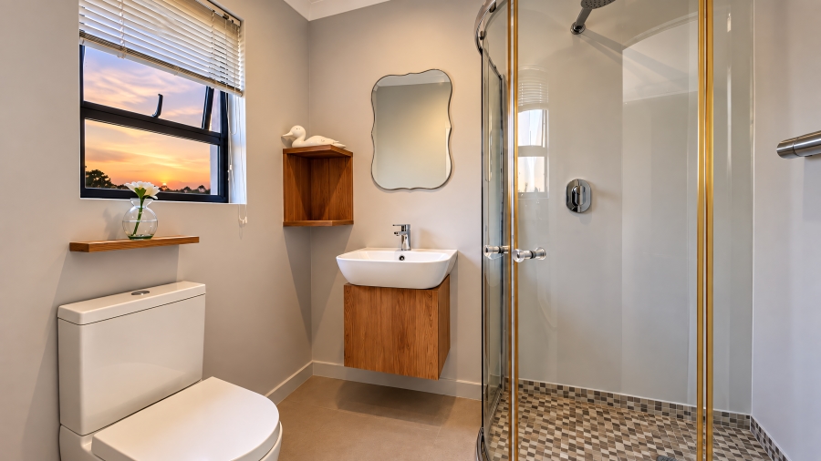 5 Bedroom Property for Sale in Copperleaf Estate Gauteng