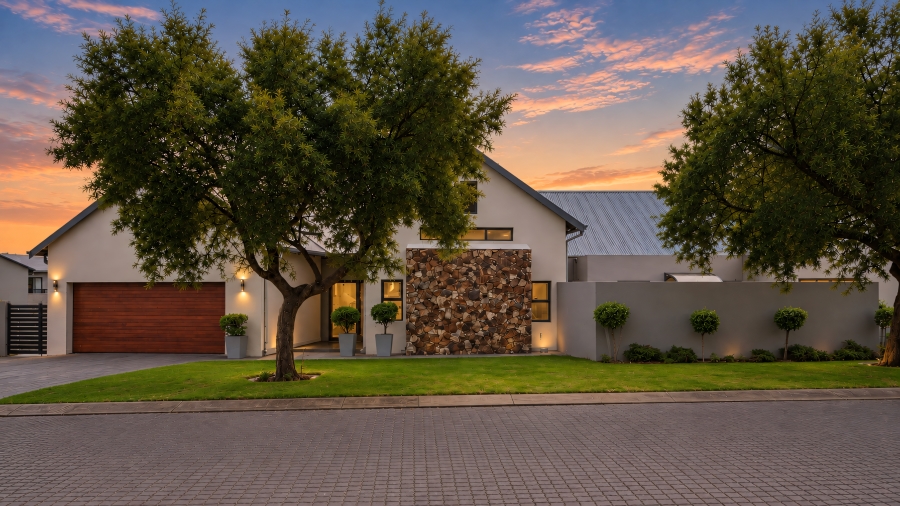 5 Bedroom Property for Sale in Copperleaf Estate Gauteng