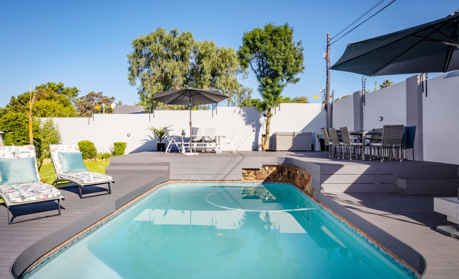 8 Bedroom Property for Sale in Noordwyk Gauteng