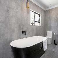 8 Bedroom Property for Sale in Noordwyk Gauteng