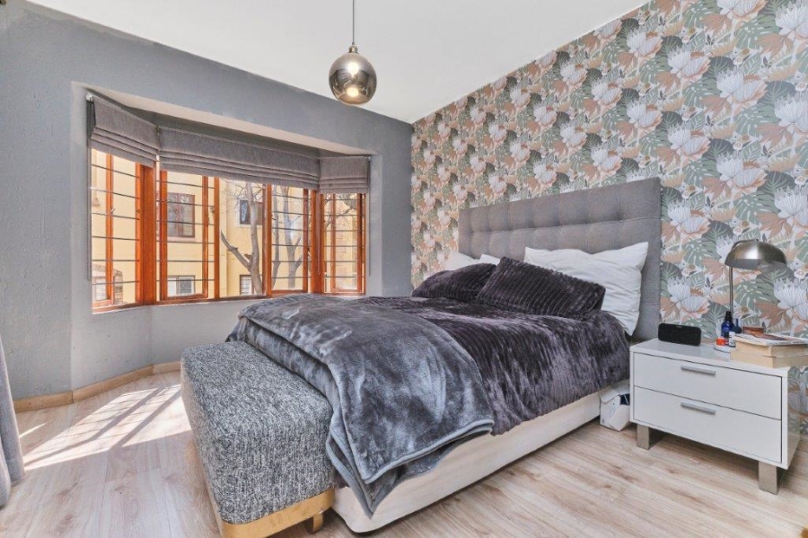 2 Bedroom Property for Sale in Sunninghill Gauteng