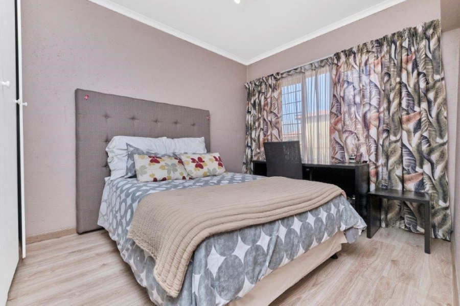 2 Bedroom Property for Sale in Sunninghill Gauteng
