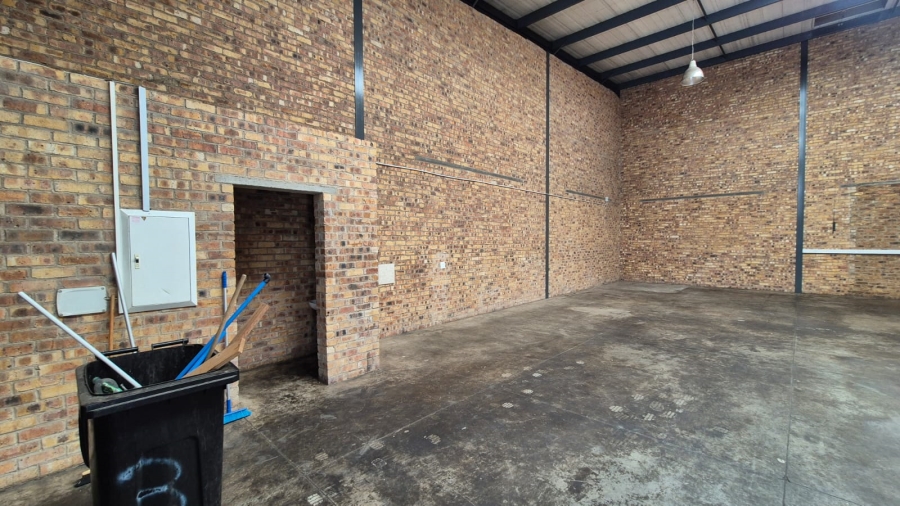 To Let Commercial Property for Rent in N4 Gateway Industrial Park Gauteng