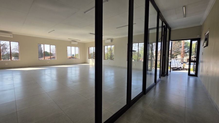 To Let Commercial Property for Rent in Eldoraigne Gauteng
