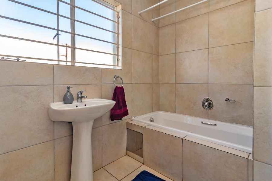 3 Bedroom Property for Sale in Amorosa Gauteng