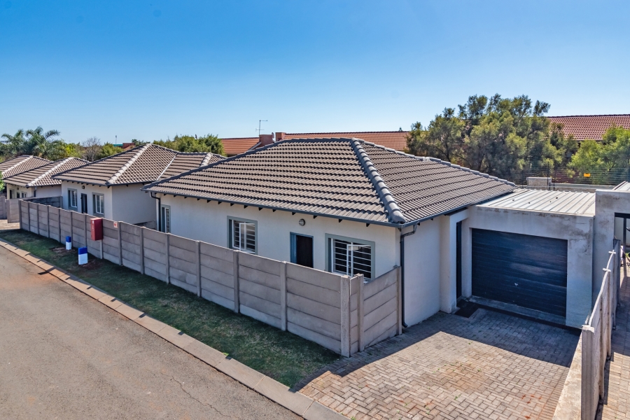 3 Bedroom Property for Sale in Amorosa Gauteng