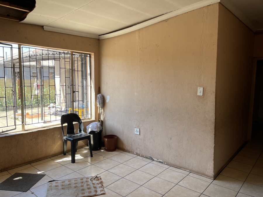 8 Bedroom Property for Sale in Peacehaven Gauteng