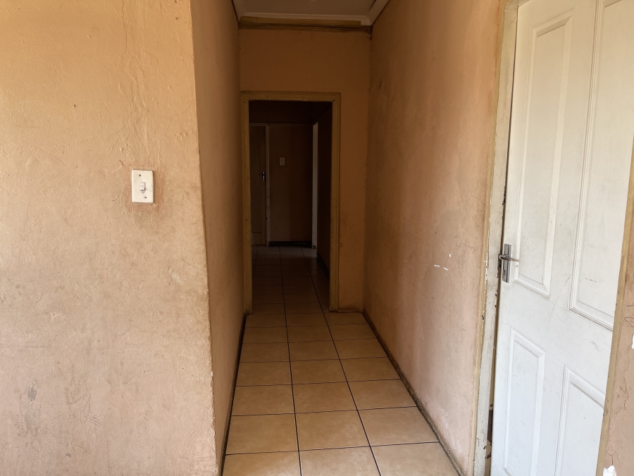 8 Bedroom Property for Sale in Peacehaven Gauteng