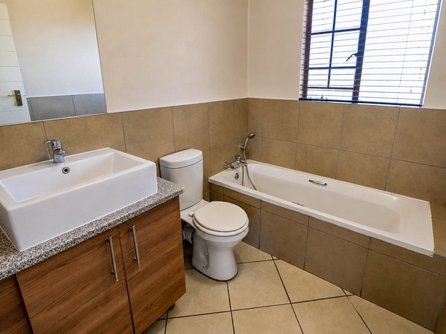 3 Bedroom Property for Sale in Monavoni Gauteng