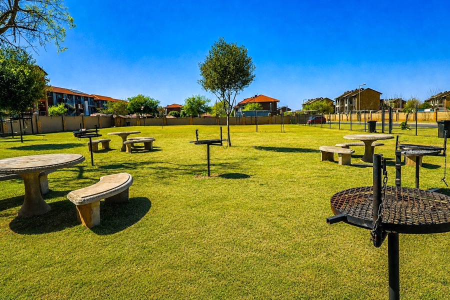 3 Bedroom Property for Sale in Monavoni Gauteng