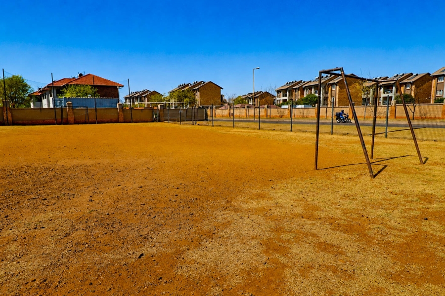 3 Bedroom Property for Sale in Monavoni Gauteng