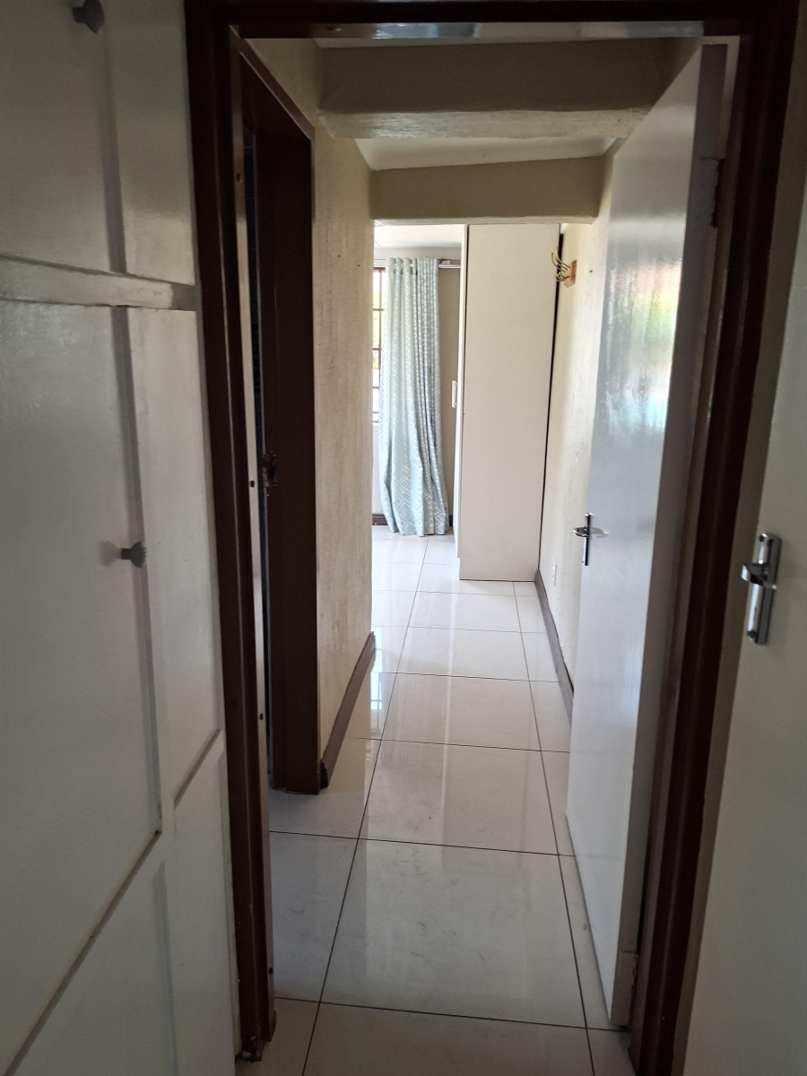 4 Bedroom Property for Sale in Hurlyvale Gauteng