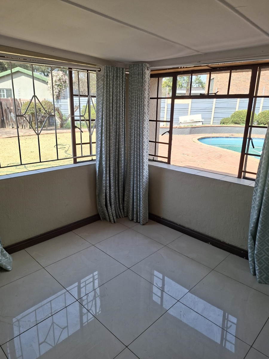 4 Bedroom Property for Sale in Hurlyvale Gauteng