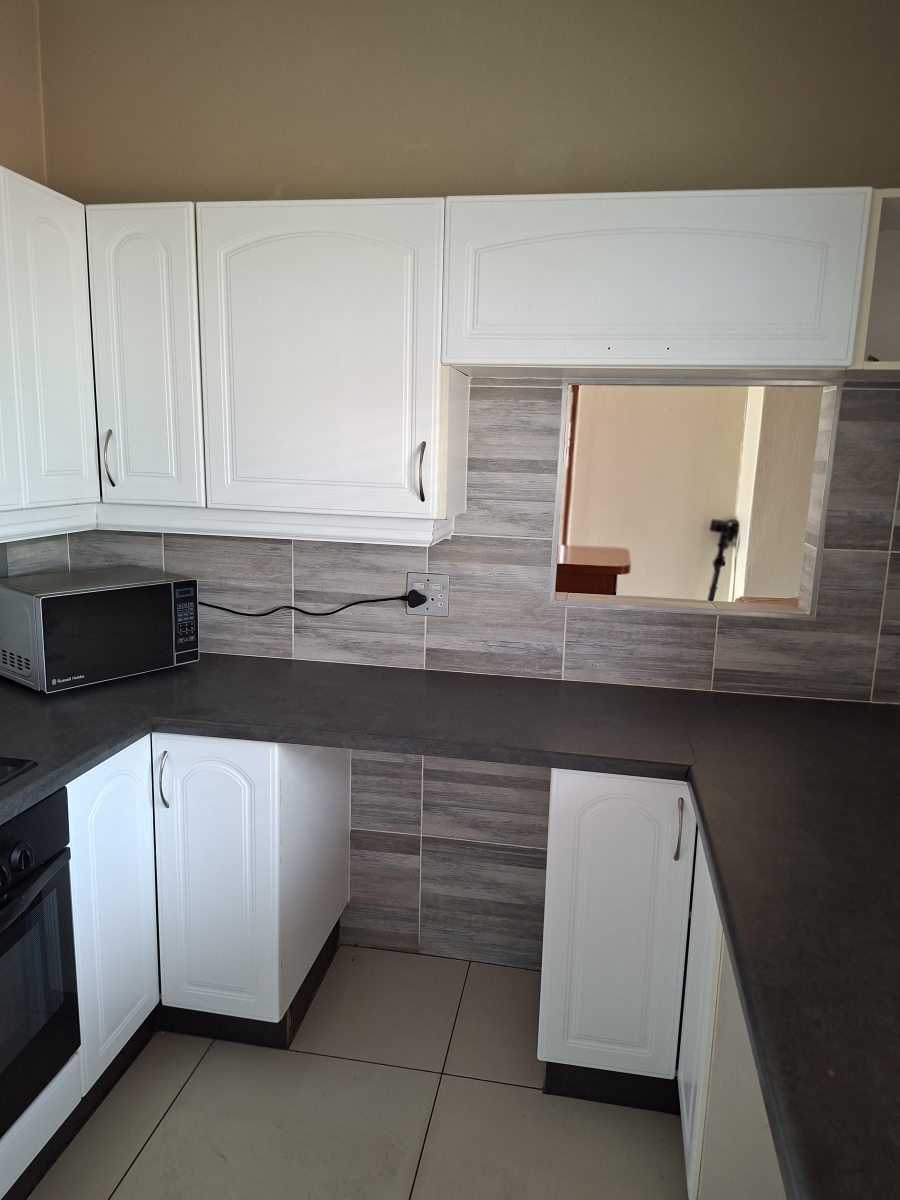 4 Bedroom Property for Sale in Hurlyvale Gauteng