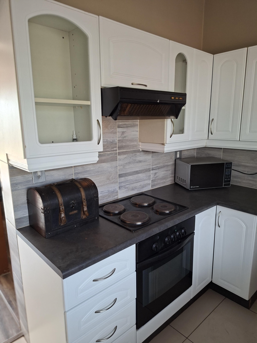 4 Bedroom Property for Sale in Hurlyvale Gauteng