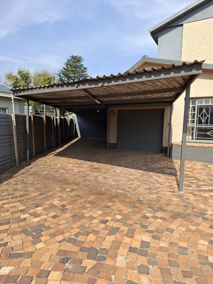 4 Bedroom Property for Sale in Hurlyvale Gauteng