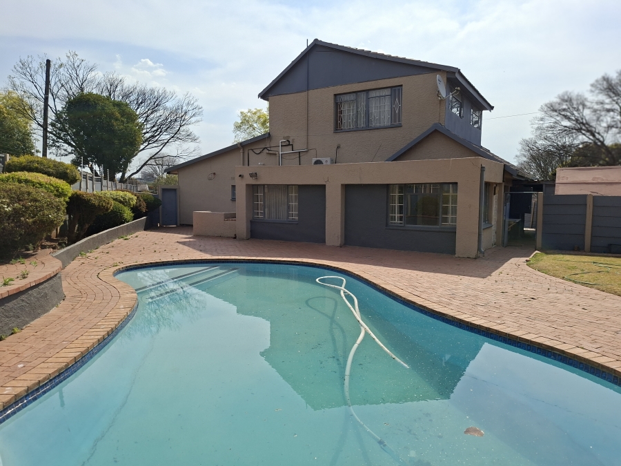 4 Bedroom Property for Sale in Hurlyvale Gauteng