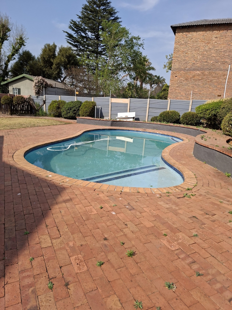 4 Bedroom Property for Sale in Hurlyvale Gauteng