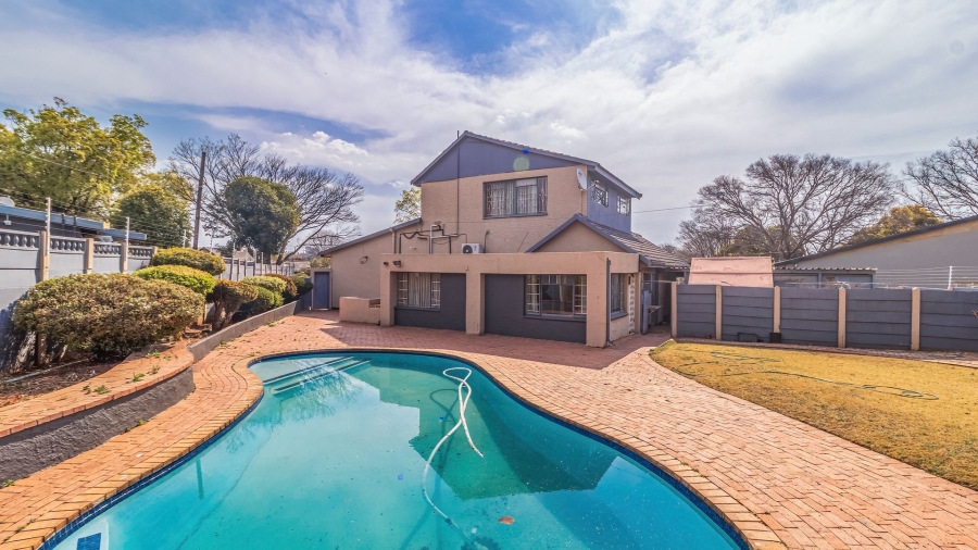 5 Bedroom Property for Sale in Hurlyvale Gauteng