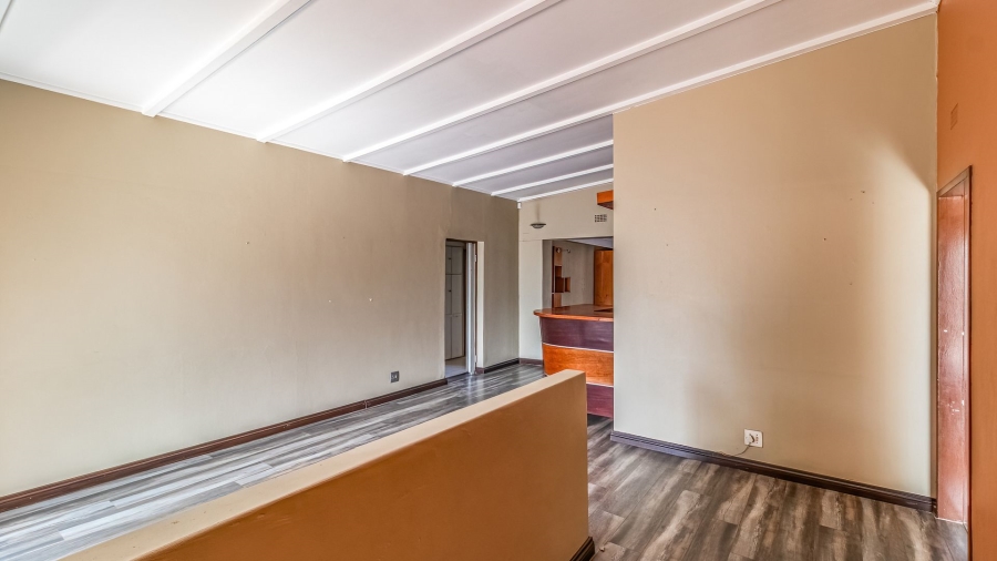 5 Bedroom Property for Sale in Hurlyvale Gauteng