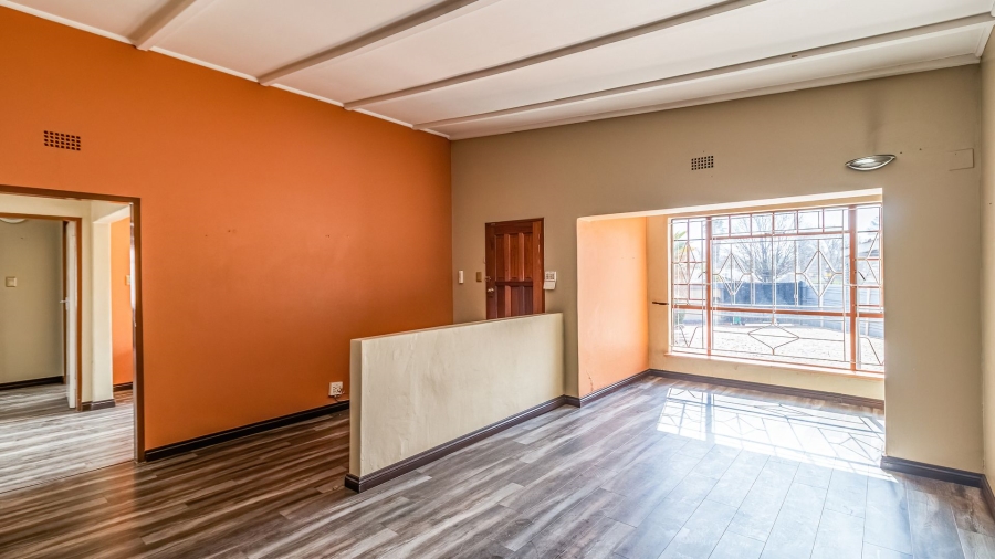 5 Bedroom Property for Sale in Hurlyvale Gauteng