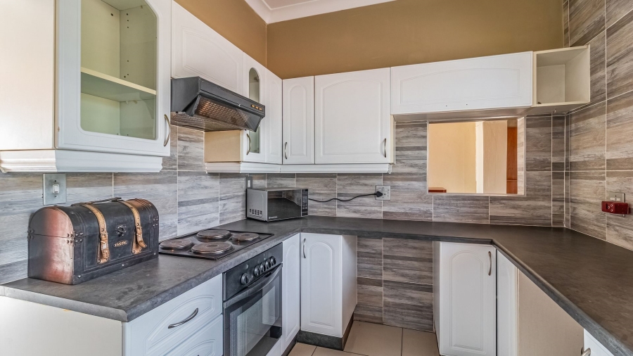5 Bedroom Property for Sale in Hurlyvale Gauteng