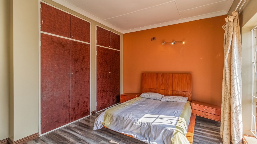 5 Bedroom Property for Sale in Hurlyvale Gauteng