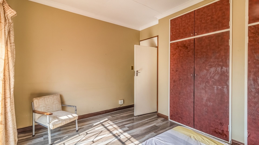 5 Bedroom Property for Sale in Hurlyvale Gauteng