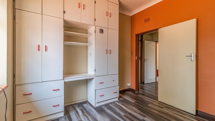 5 Bedroom Property for Sale in Hurlyvale Gauteng