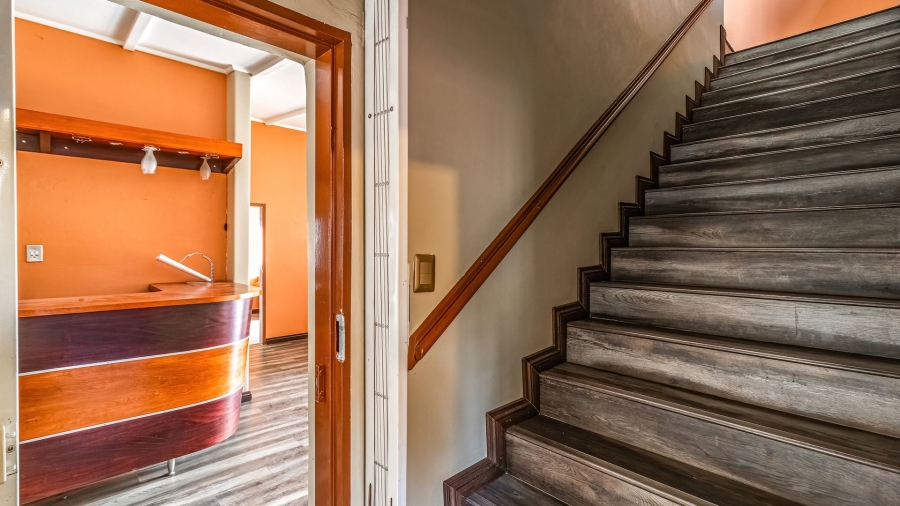 5 Bedroom Property for Sale in Hurlyvale Gauteng