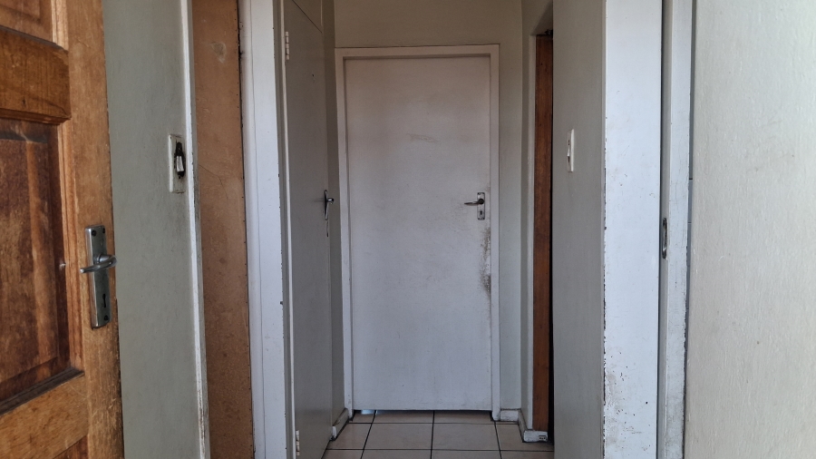 1 Bedroom Property for Sale in Baileys Muckleneuk Gauteng