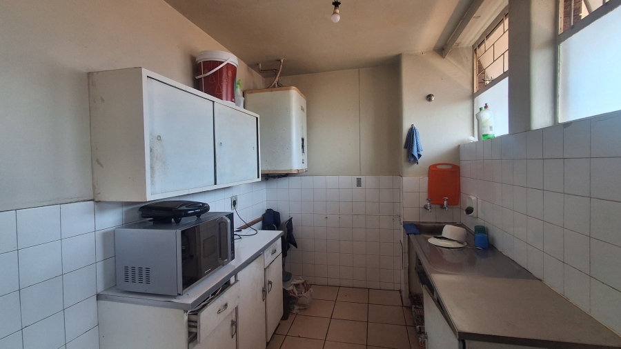 1 Bedroom Property for Sale in Baileys Muckleneuk Gauteng