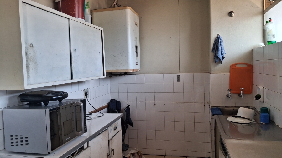 1 Bedroom Property for Sale in Baileys Muckleneuk Gauteng