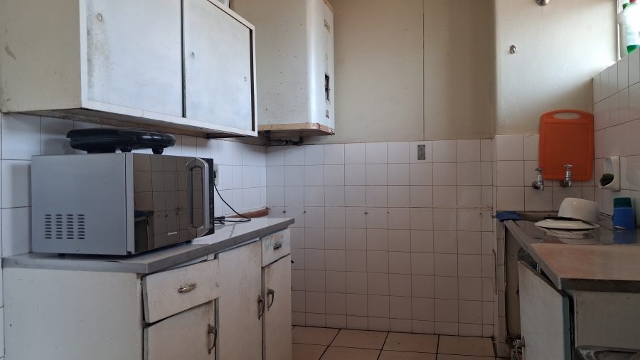 1 Bedroom Property for Sale in Baileys Muckleneuk Gauteng