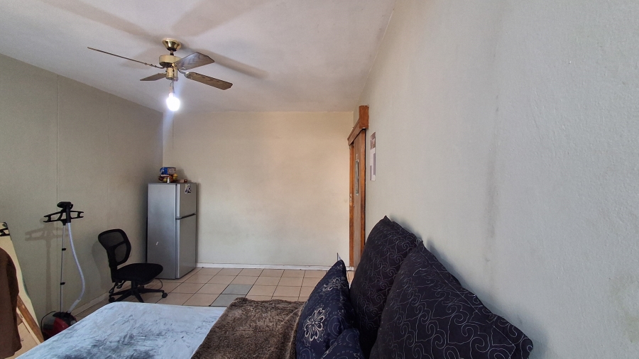1 Bedroom Property for Sale in Baileys Muckleneuk Gauteng