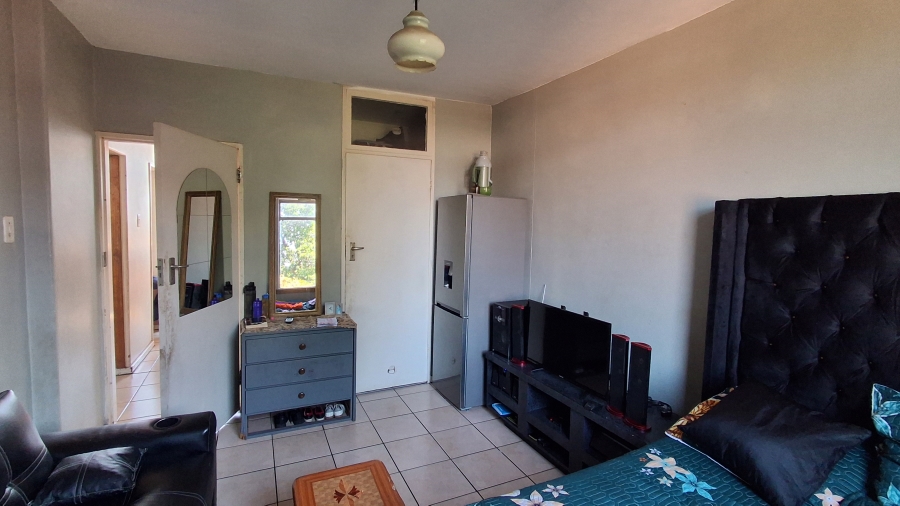 1 Bedroom Property for Sale in Baileys Muckleneuk Gauteng