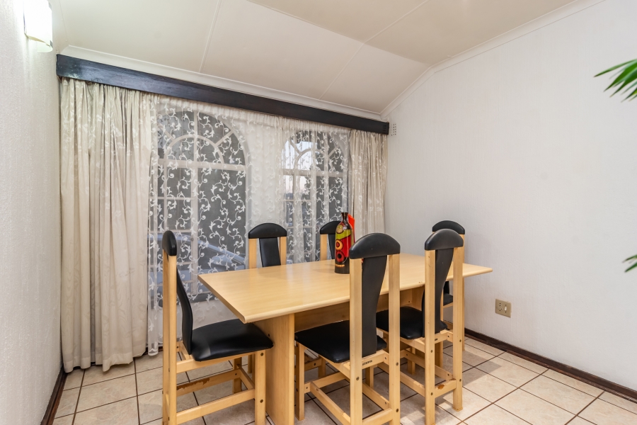 3 Bedroom Property for Sale in Wilro Park Gauteng