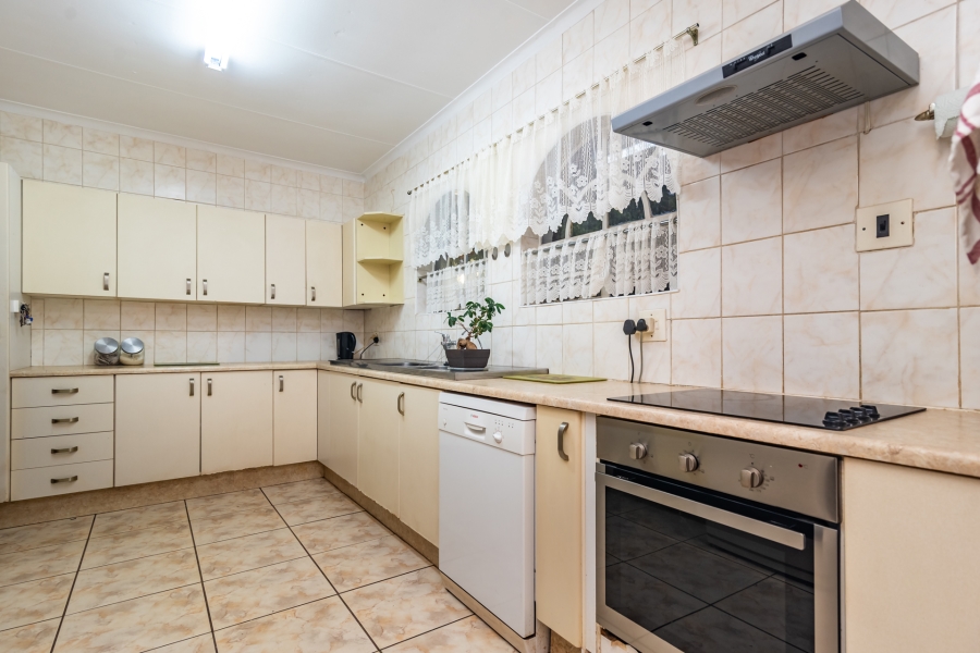 3 Bedroom Property for Sale in Wilro Park Gauteng