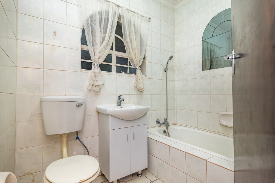 3 Bedroom Property for Sale in Wilro Park Gauteng
